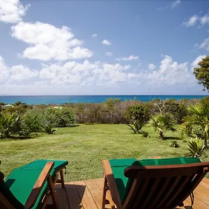 https://gite-pointe-des-chateaux.comcaribbean.com